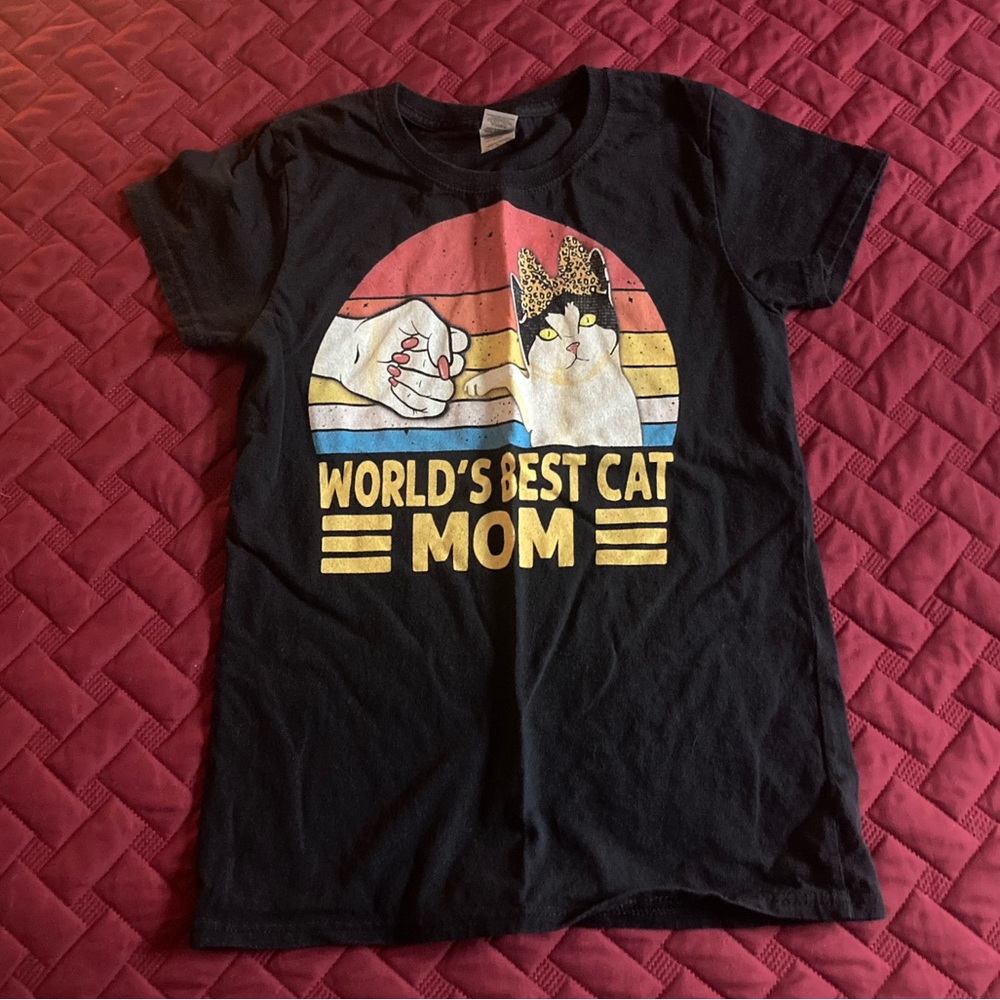 “World’s Best Cat Mom” Tee 🐈‍⬛